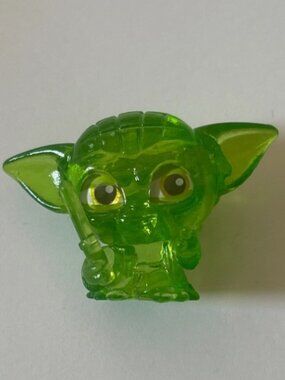 RARE Star Wars Series 3 Galaxy Peeks Yoda (Translucent Green) Disney Doorables